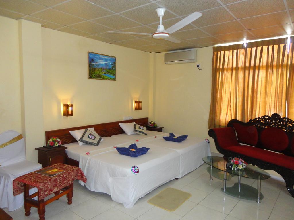 Brighten Hotel Kolombo Bagian luar foto