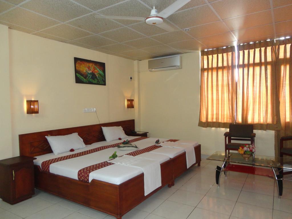 Brighten Hotel Kolombo Bagian luar foto