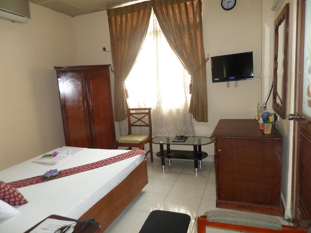 Brighten Hotel Kolombo Bagian luar foto