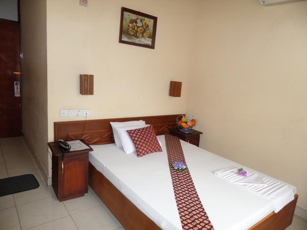 Brighten Hotel Kolombo Bagian luar foto