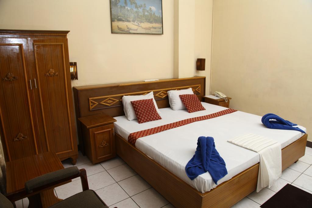 Brighten Hotel Kolombo Bagian luar foto