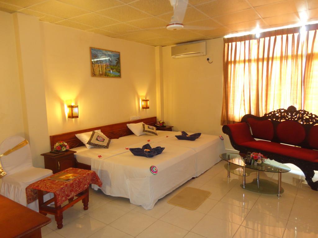 Brighten Hotel Kolombo Bagian luar foto