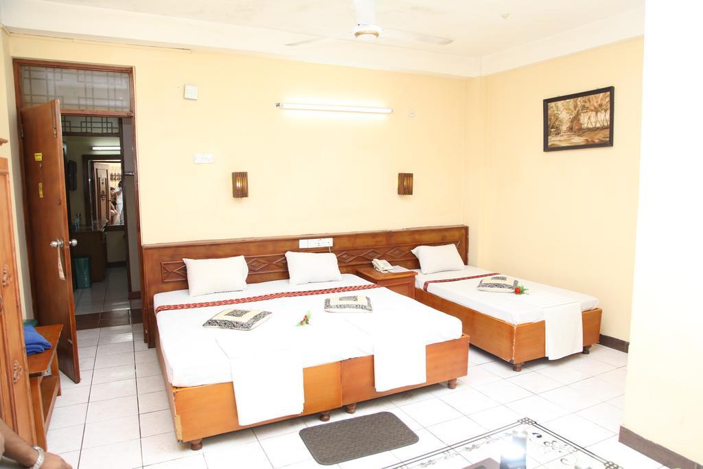 Brighten Hotel Kolombo Bagian luar foto