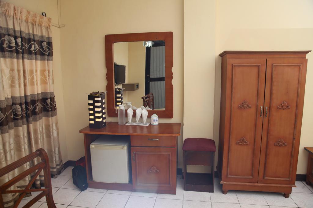 Brighten Hotel Kolombo Bagian luar foto