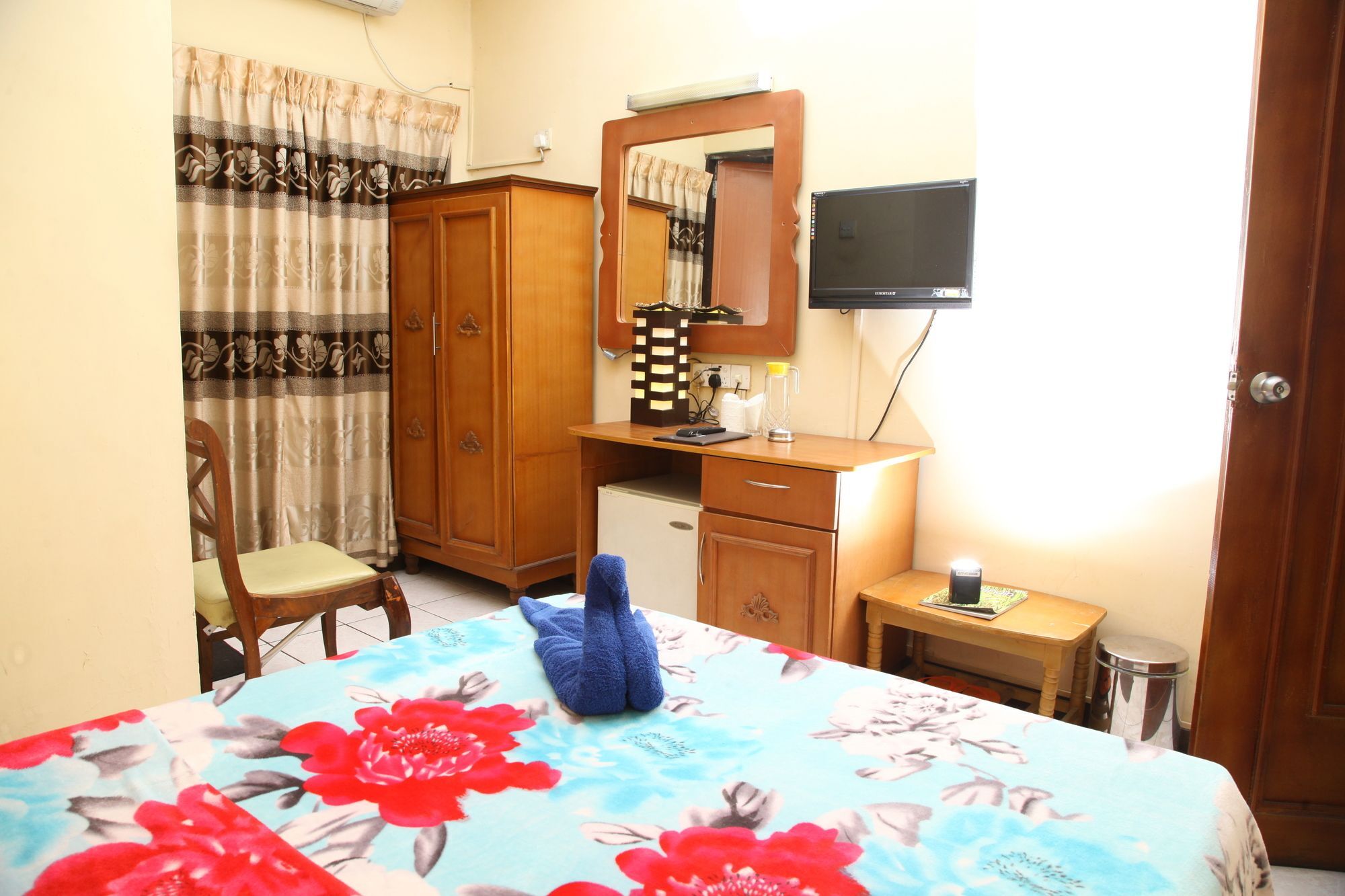 Brighten Hotel Kolombo Bagian luar foto