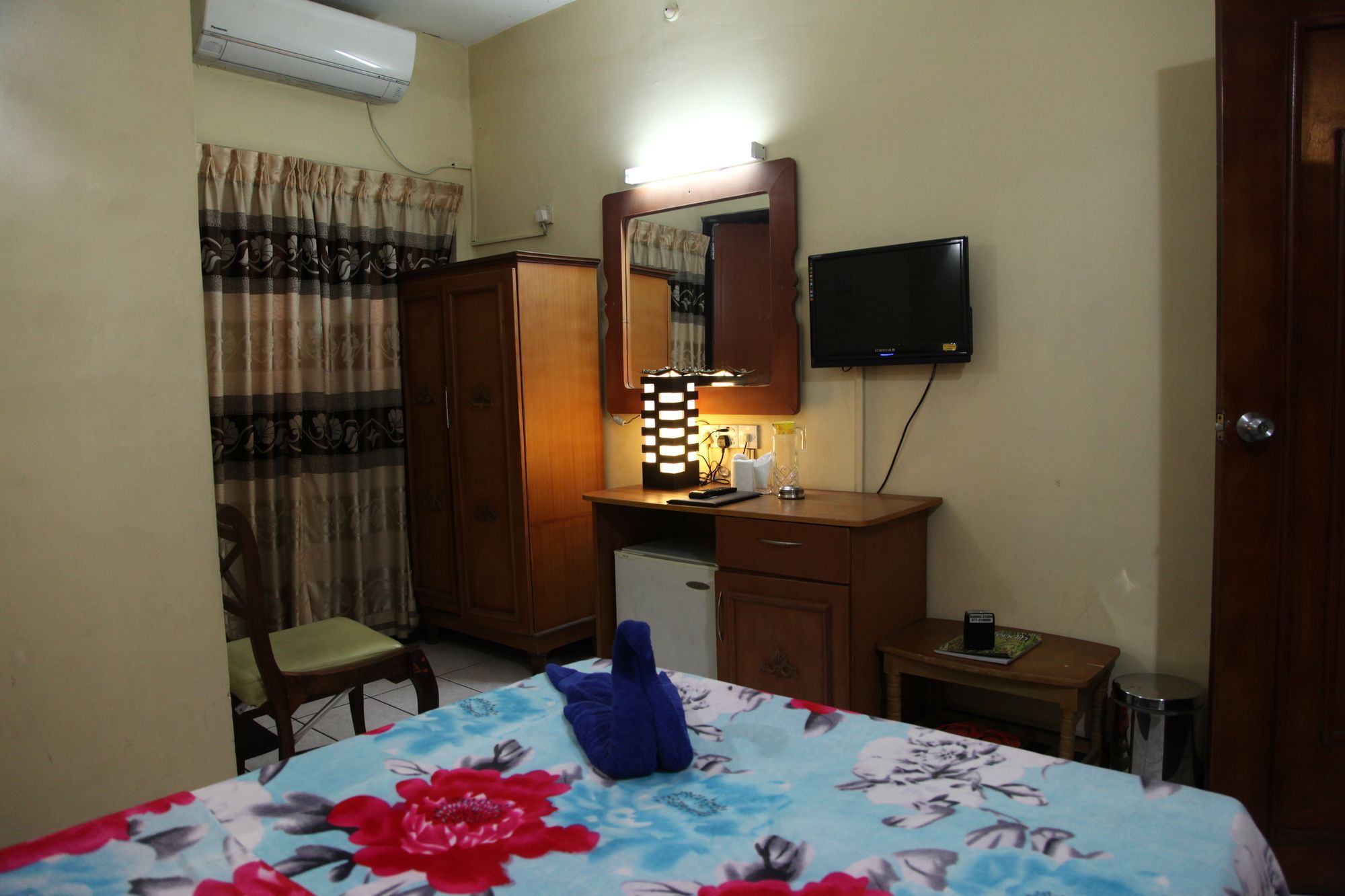 Brighten Hotel Kolombo Bagian luar foto