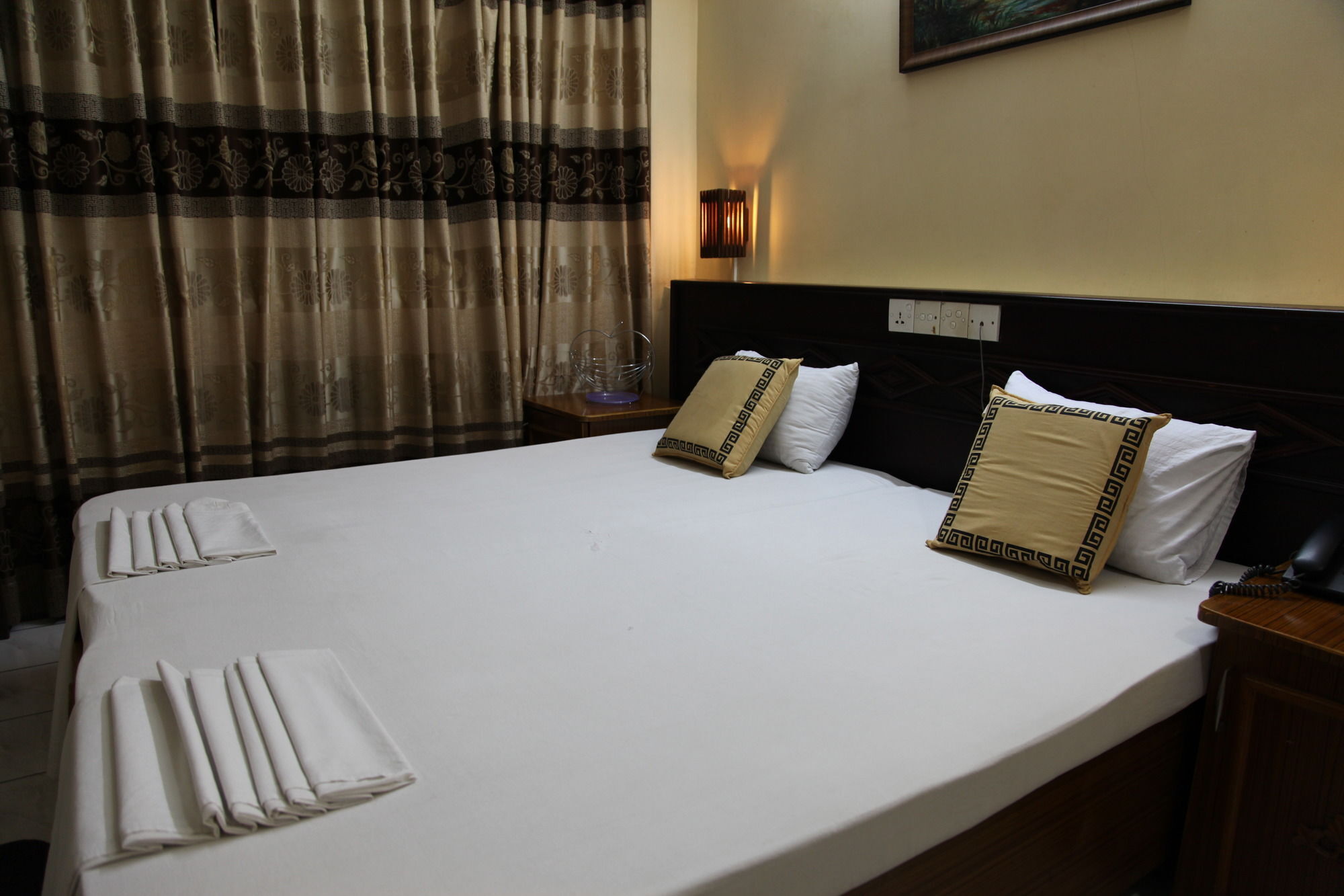 Brighten Hotel Kolombo Bagian luar foto